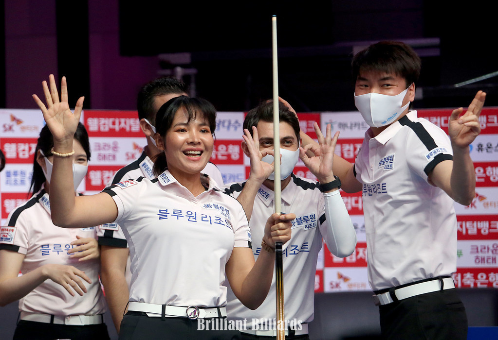 AC9J9731 스롱 피아비 블루원 환호.jpg