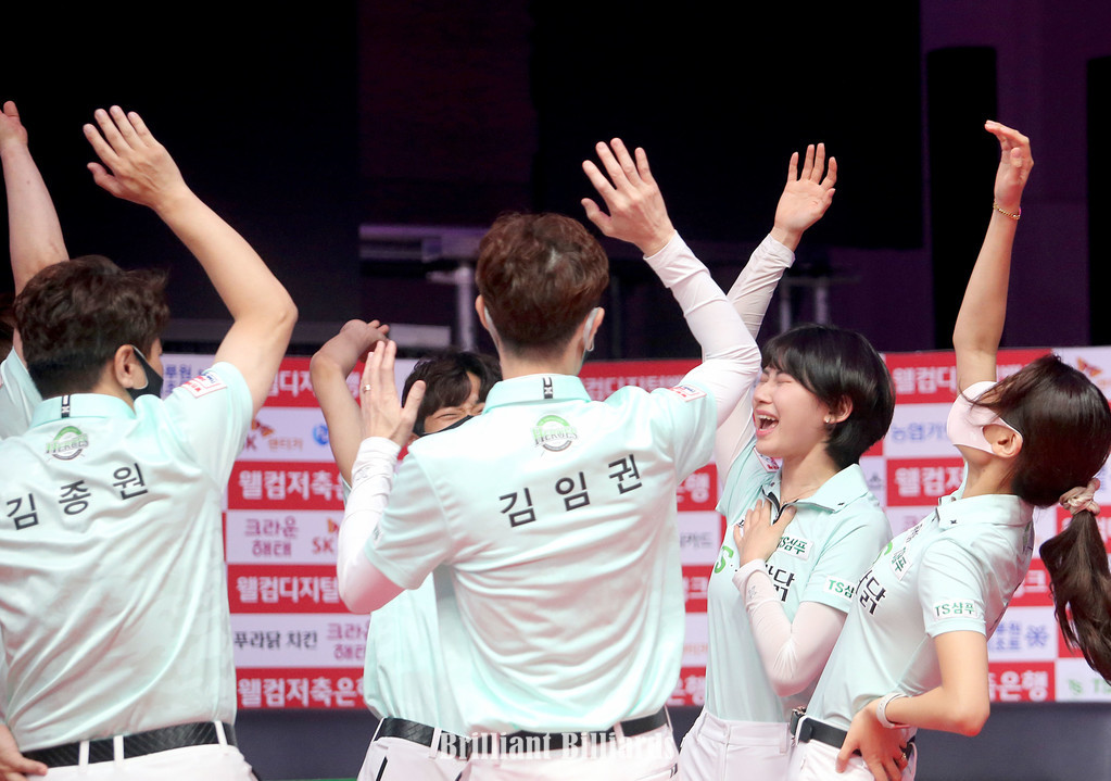 AC9J9074 TS 환호.jpg